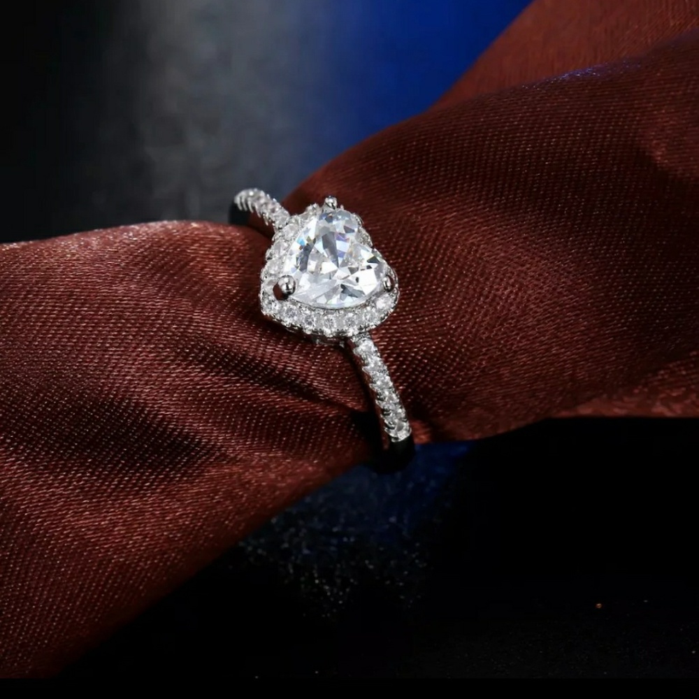 Silver color fashion crystal heart shaped wedding - Picture 3 of 6